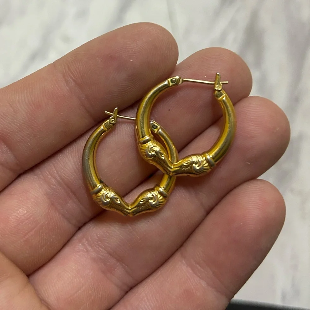 Antique 10K GP  YKissing Rams, 7/8” Hoop Lever Back Vintage Classic Earrings - Picture 3 of 3